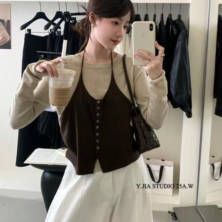 FA40667# 早秋款简约慵懒氛围感撞色挂脖假两件针织衫 服裝批發女裝批發服飾貨源