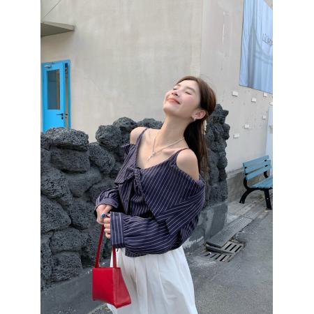 FA40721# 新款设计感一字肩吊带条纹衬衫女长袖短款收腰上衣女 服裝批發女裝批發服飾貨源