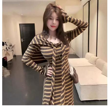 FA40767# 纯欲辣妹气质复古条纹连衣裙披肩女装秋冬新款百搭修身两件套 服裝批發女裝批發服飾貨源