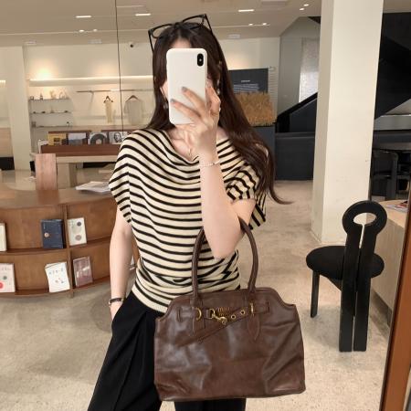 FA40773# 图高级感条纹一字领短袖T恤女新款独特超好看露肩上衣 服裝批發女裝批發服飾貨源