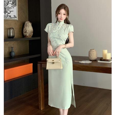 FA41001# 新中式国风刺绣气质改良旗袍连衣裙订婚礼服早秋修身包臀长裙 服裝批發女裝批發服飾貨源