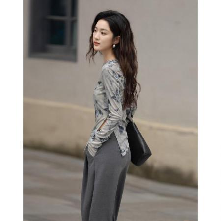 FA41074# 时尚圆领长袖T恤春秋季新款女蓝小众扎染修身打底衫 服裝批發女裝批發服飾貨源