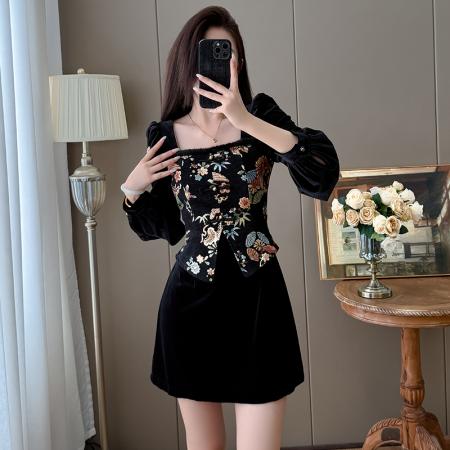 FA41162# 法式黑色丝绒拼接设计感连衣裙冬显瘦短裙 服裝批發女裝批發服飾貨源