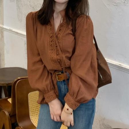 FA41331# 法式别致绝美设计感小众上衣可露丽风咖色蕾丝边长袖衬衫女秋 服裝批發女裝批發服飾貨源