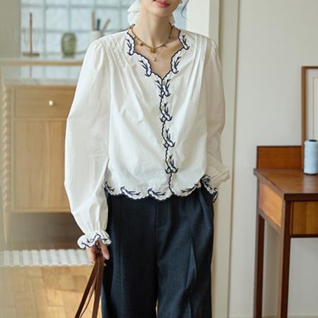 FA41334# ORWhite秋季法式复古月牙花边刺绣V领白色衬衫长袖显瘦女装 服裝批發女裝批發服飾貨源