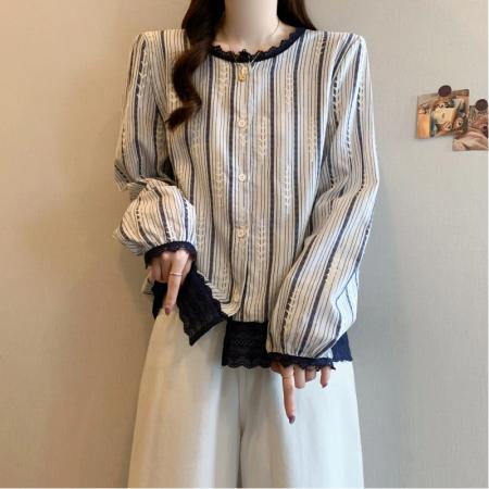 FA41394# 秋季新款大码女装韩系撞色蕾丝拼接条纹设计显瘦衬衫上衣 服裝批發女裝批發服飾貨源