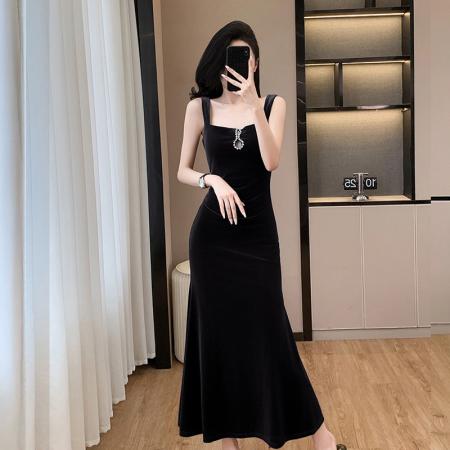 FA41414# 名媛高级感丝绒礼服吊带连衣裙女秋冬内搭修身气质法式包臀鱼尾裙 服裝批發女裝批發服飾貨源