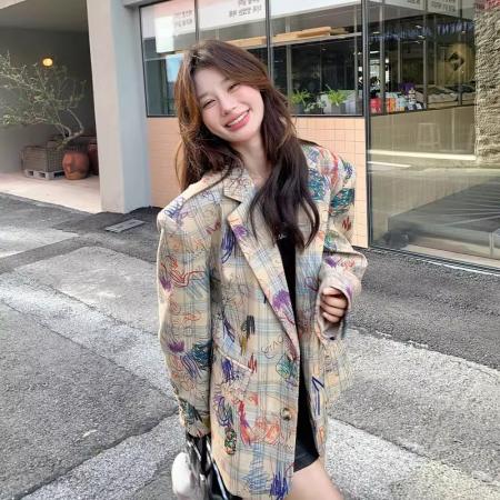 FA41913# 涂鸦印花小西装外套女秋季韩系设计感休闲时尚小个子炸街西服 服裝批發女裝批發服飾貨源