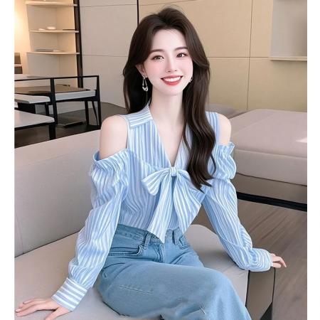 FA41975# 法式超好看独特漂亮露肩蝴蝶结上衣设计感高级蓝色条纹衬衫女春季 服裝批發女裝批發服飾貨源