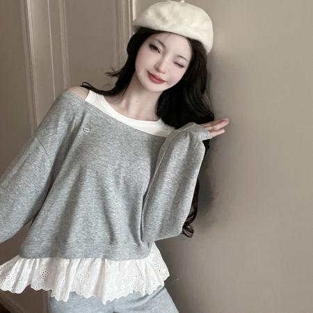 FA42008# 秋慵懒长袖露肩休闲松弛显瘦蕾丝拼接假两件斜肩卫衣上衣 服裝批發女裝批發服飾貨源