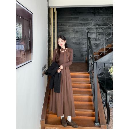 FA42108# 韩版挂脖针织长袖连衣裙大码女装胖MM收腰温柔风秋季新款长裙