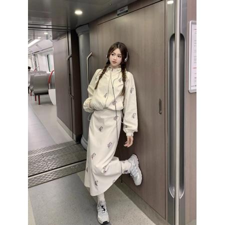 FA42149# 设计感连帽印花长袖外套收腰显瘦吊带连衣裙女秋季新款两件套