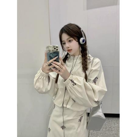 FA42149# 设计感连帽印花长袖外套收腰显瘦吊带连衣裙女秋季新款两件套