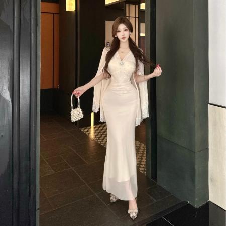FA42252# 江南美人绝美高级感温柔纯欲性感飘带连肩袖设计感礼服显瘦裙