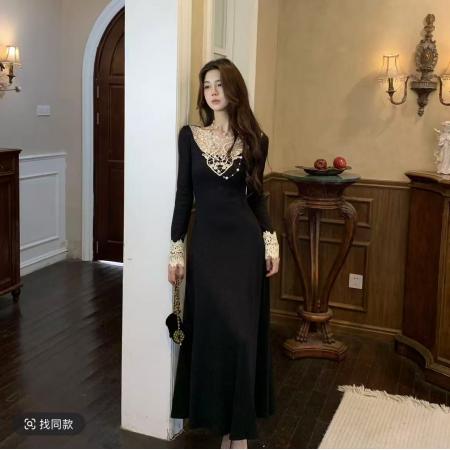 FA42540# 木子李的李墨蕾丝章早秋连衣裙设计感蕾丝拼接长袖针织裙修身裙 服裝批發女裝批發服飾貨源