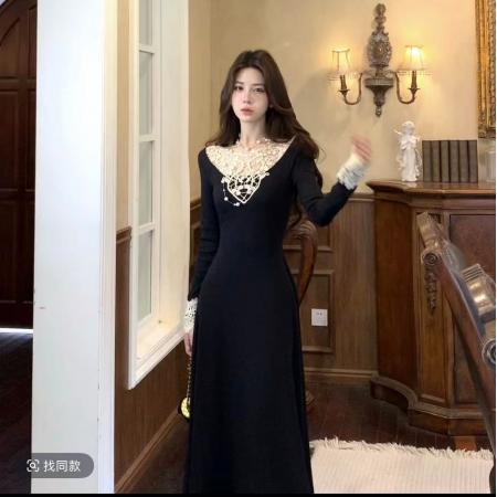 FA42540# 木子李的李墨蕾丝章早秋连衣裙设计感蕾丝拼接长袖针织裙修身裙 服裝批發女裝批發服飾貨源
