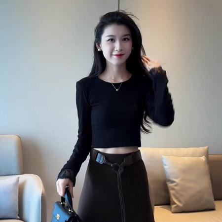 FA42545# 爽棉黑后背镂空蕾丝拼接长袖T恤女秋显瘦极简上衣 服裝批發女裝批發服飾貨源
