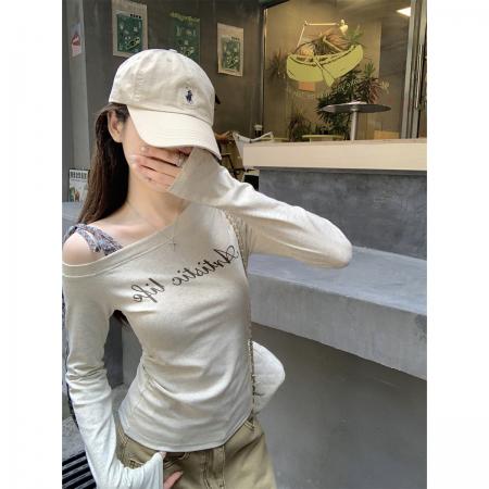 FA42560# 秋季韩版修身辣妹斜肩绑带字母印花露肩长袖打底T恤上衣 服裝批發女裝批發服飾貨源