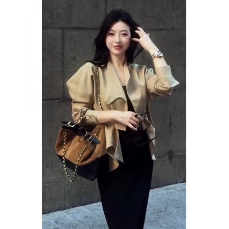 FA42572# 小众设计感卡其色风衣外套女秋季新款简单大方高级感收腰上衣 服裝批發女裝批發服飾貨源