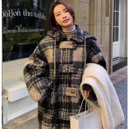 YF5954# 图片色冬季格子毛呢长袖翻领带帽牛角扣宽松大码时尚休闲外套