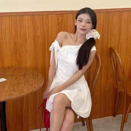 YF6026# 小可爱无袖侧蝴蝶结露肩假腰褶折花苞复古设计短款连衣裙