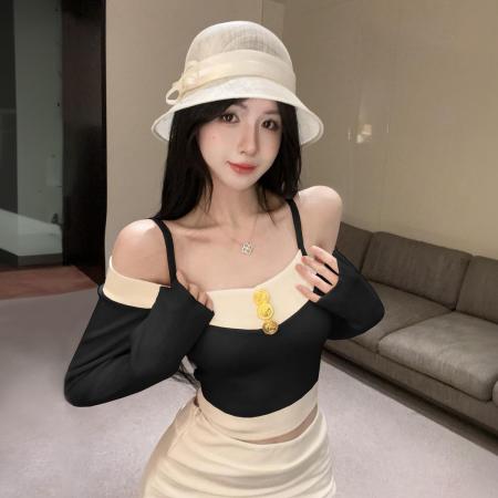FA42760# 纯欲风少女百搭甜美露肩吊带短款秋季新款装饰扣针织衫 服裝批發女裝批發服飾貨源