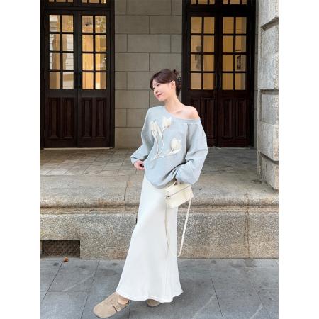 FA42781# 纯欲甜辣斜肩设计感立体花朵卫衣+A字高腰半身裙 服裝批發女裝批發服飾貨源