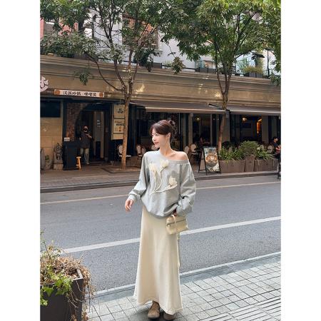 FA42781# 纯欲甜辣斜肩设计感立体花朵卫衣+A字高腰半身裙 服裝批發女裝批發服飾貨源