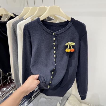 FA42788# 四季青秋季新款立体挂件圆领长袖针织开衫女时尚减龄洋气上衣 服裝批發女裝批發服飾貨源