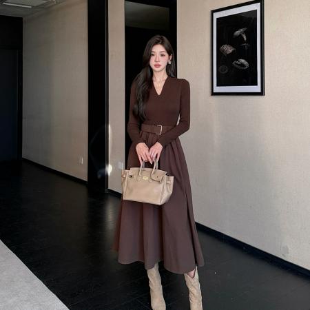 FA42805# 陌野复古卡其长袖连衣裙女高腰显瘦A字百褶裙长裙 服裝批發女裝批發服飾貨源