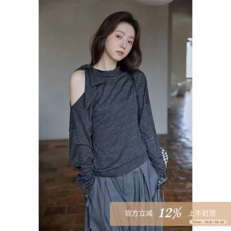 新款秋季韩系高级感别致上衣设计感蝴蝶结深灰露肩t恤女 服裝批發女裝批發服飾貨源