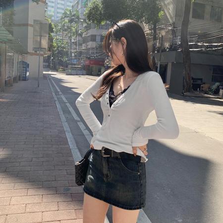 图蕾丝拼接V领内搭修身打底衫女秋冬新款辣妹可外穿长袖T恤 服裝批發女裝批發服飾貨源