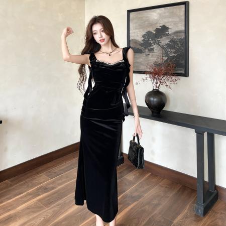 气质丝绒吊带裙秋冬新款钻链装饰显瘦连衣裙 服裝批發女裝批發服飾貨源