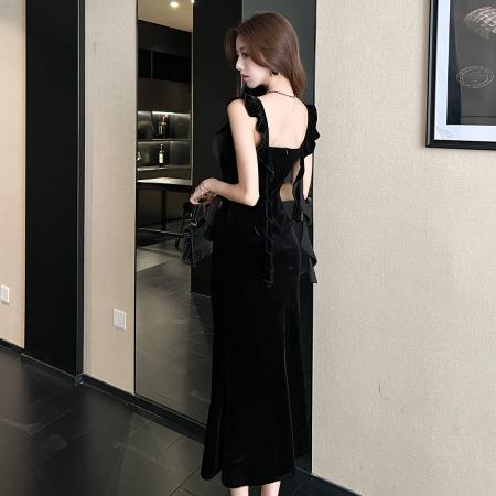 气质丝绒吊带裙秋冬新款钻链装饰显瘦连衣裙 服裝批發女裝批發服飾貨源