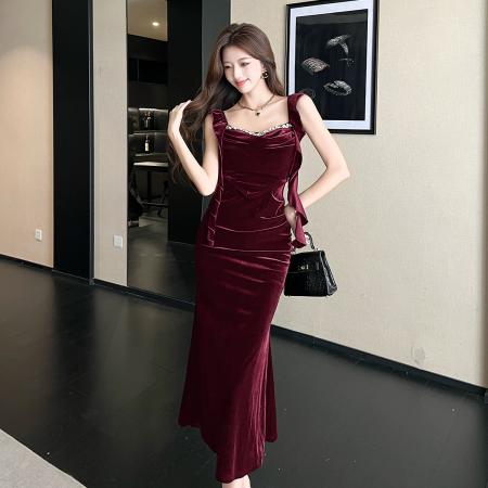 气质丝绒吊带裙秋冬新款钻链装饰显瘦连衣裙 服裝批發女裝批發服飾貨源