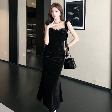 气质丝绒吊带裙秋冬新款钻链装饰显瘦连衣裙 服裝批發女裝批發服飾貨源