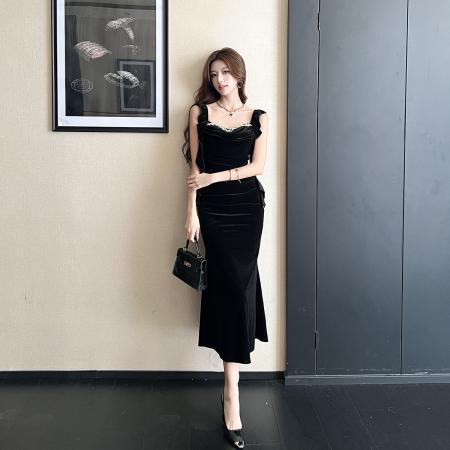 气质丝绒吊带裙秋冬新款钻链装饰显瘦连衣裙 服裝批發女裝批發服飾貨源