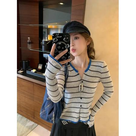 FA42938# 假两件条纹拼接v领针织开衫外套女秋季新款韩系别致修身短款上衣 服裝批發女裝批發服飾貨源