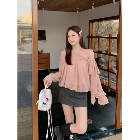 FA43210# 大码秋新款洋气温柔千金感灵动飘逸斜肩外穿设计感绑带衬衫上衣女 服裝批發女裝批發服飾貨源