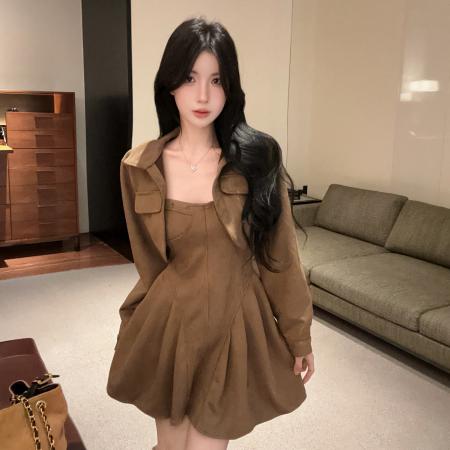 FA43578# 美拉德显瘦吊带连衣裙棕色复古短款小外套开衫两件套装 服裝批發女裝批發服飾貨源