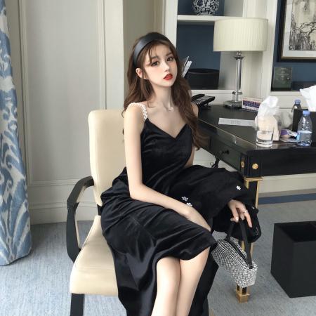 FA43587# 时尚气质性感中长款V领丝绒珍珠吊带打底连衣裙 服裝批發女裝批發服飾貨源