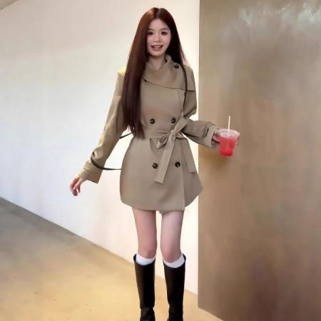 FA43634# 小个子巨好看短款收腰风衣外套女秋冬季新款设计感卡其色上衣 服裝批發女裝批發服飾貨源