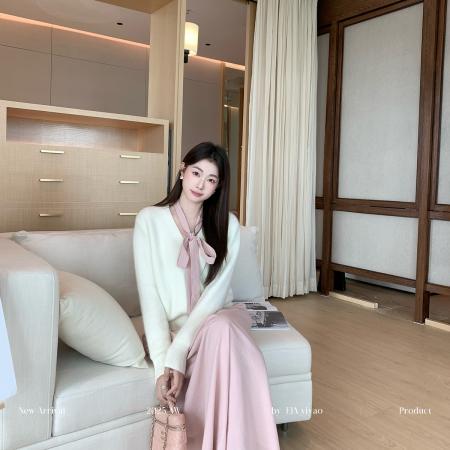 FA43651# 温柔风蝴蝶结挂脖露背连衣裙女秋季新款收腰显瘦减龄A字长裙 服裝批發女裝批發服飾貨源
