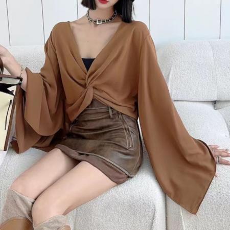 FA43680# 秋新款小众设计感V领扭结喇叭长袖衬衫法式短款雪纺上衣 服裝批發女裝批發服飾貨源