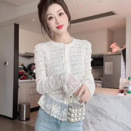 FA43883# 早秋法式设计感小众蕾丝拼接喇叭袖气质修身绝美小衫女 服裝批發女裝批發服飾貨源