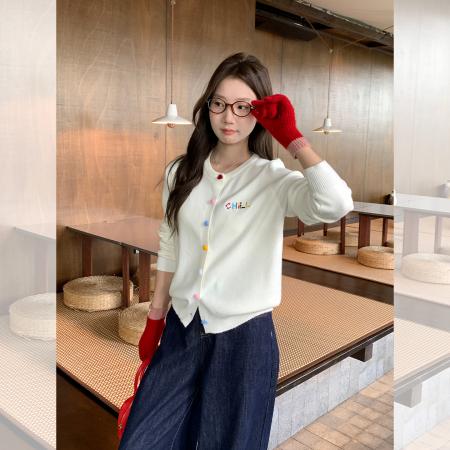 FA44010# 圆领长袖毛针织开衫外套女秋季穿搭纽扣刺绣宽松显瘦上衣  服裝批發女裝批發服飾貨源