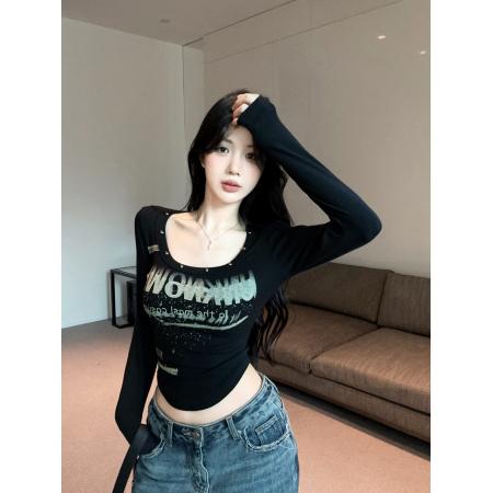 FA44025# 辣妹设计感铆钉字母印花U领长袖T恤百搭性感打底衫上衣  服裝批發女裝批發服飾貨源