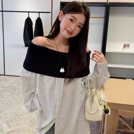 FA44100# 早秋新款设计感一字肩条纹衬衫女法式宽松慵懒风长袖上衣  服裝批發女裝批發服飾貨源