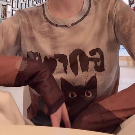FA44167# 美拉德色系猫咪印花网纱长袖秋季新款上衣高级感轻奢减龄洋气 服裝批發女裝批發服飾貨源