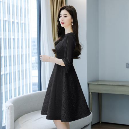 轻奢高级感气质白色连衣裙女秋季大码胖mm收腰减龄别致a字裙. 服裝批發女裝批發服飾貨源